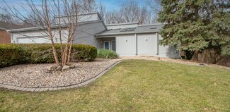 2800 Lancelot Ln, Dyer, IN 46311