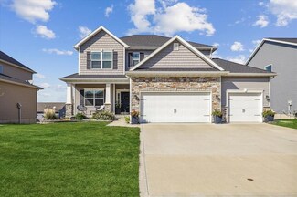 375 NE Prairie Wolf Dr, Waukee, IA 50263