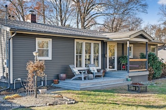 15 Closs Dr, Rhinebeck, NY 12572