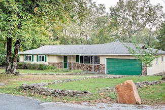 908 Oak St, Mountain View, AR 72560