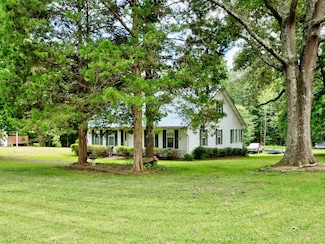 660 Lakeview Dr, Springville, TN 38256