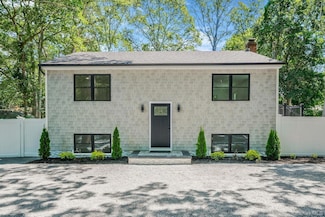 38 Columbia Ave, Westhampton, NY 11977