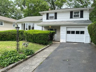2 Perry Rd, Bloomfield, NJ 07003