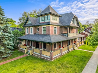 203 S Columbia St, Naperville, IL 60540