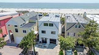 923 Oceanfront St, Long Beach, NY 11561