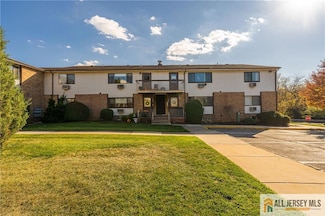 1210 Cricket Ln, Woodbridge, NJ 07095