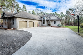 7016 Hyde Park Rd, Whitehall, MI 49461
