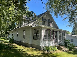 422 Dupont Ave NW, Renville, MN 56284
