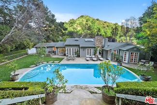 2265 Bowmont Dr, Beverly Hills, CA 90210