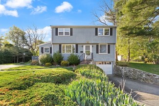 28 Highland Ave, Lynnfield, MA 01940