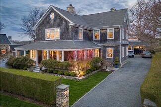 6 Casey Ct, Newport, RI 02840