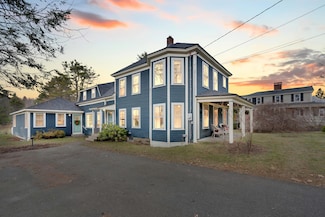 16 School St, Kennebunkport, ME 04046