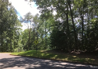 7806 Commodore Dr NE, Tuscaloosa, AL 35406