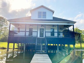 1225 Wade Vancleave Rd, Moss Point, MS 39562
