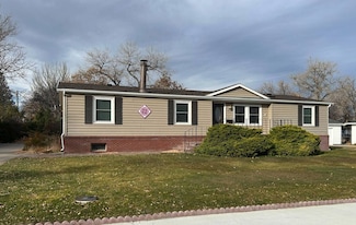 514 S Maple St, Lusk, WY 82225