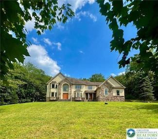 707 Kennedy Ct, East Stroudsburg, PA 18301
