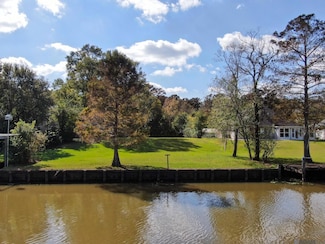 13322 Bayou Terrace Dr, St. Amant, LA 70774