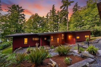 2591 Taft Dr, Lummi Island, WA 98262