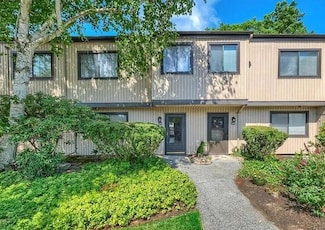 1807 Holly Walk, Poughkeepsie, NY 12603