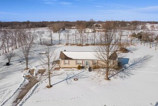 10751 Libbra Rd, New Douglas, IL 62074