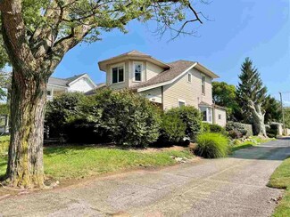316 E Franklin St, Winchester, IN 47394