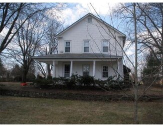 9 Middle St, Hadley, MA 01035