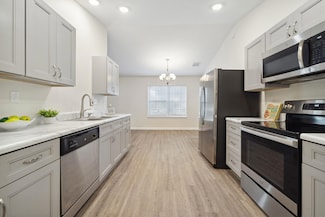 1285 Juniper Lake Rd, Defuniak Springs, FL 32433