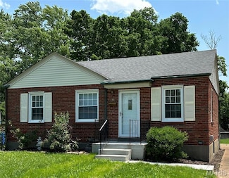 20 Derhake Rd, Florissant, MO 63031