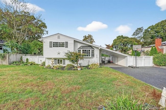 149 Tudor Rd, Centereach, NY 11720