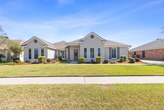 212 Candlelight Dr, Lafayette, LA 70506