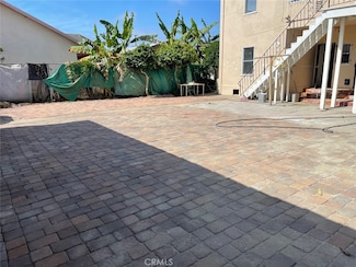 1040 Gardenia Ave, Long Beach, CA 90813
