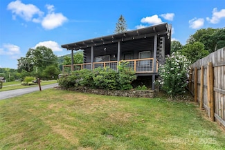 1623 Soco Rd, Maggie Valley, NC 28751