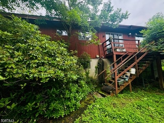 15 Plotts Rd, Newton, NJ 07860