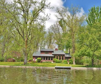 2201 Isle View Dr, Winona Lake, IN 46590