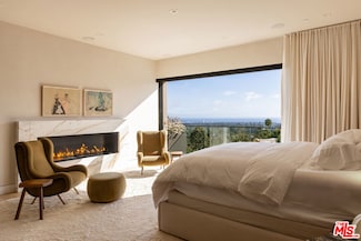 815 N Tigertail Rd, Los Angeles, CA 90049