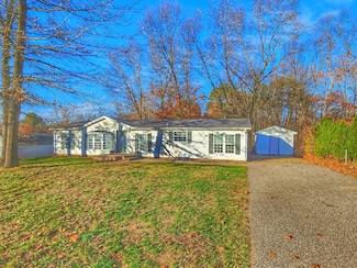 29724 Deep Woods Dr, Lawton, MI 49065