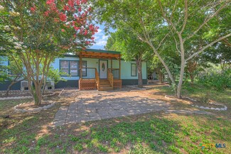 20 Market St, Luling, TX 78648