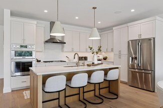 5651 Buffington Ln, Shorewood, MN 55331