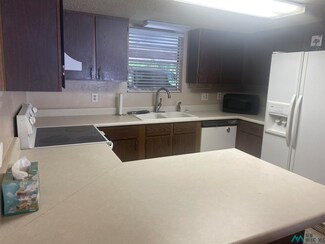 1303 N Canal #10 St, Carlsbad, NM 88220