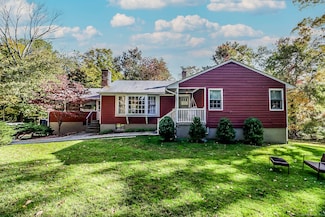 46 White Birch Rd, Ridgefield, CT 06877