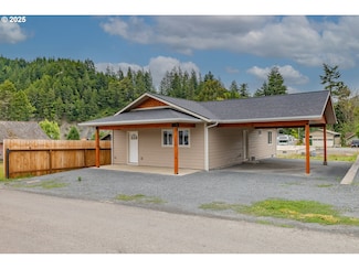 130 E Date St, Powers, OR 97466
