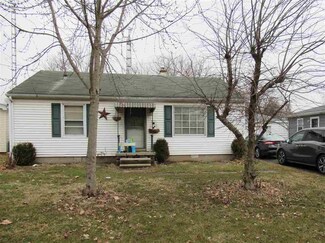 114 E North St, Centerville, IN 47330