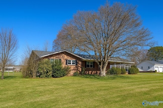 1007 Julian Ave, Albertville, AL 35950