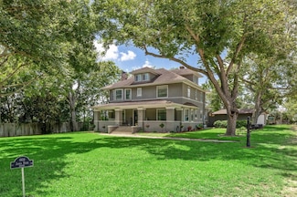 1004 Mitchell St, Gonzales, TX 78629
