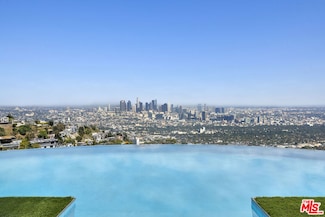 1622 Viewmont Dr, Los Angeles, CA 90069