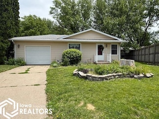 904 N Hayward Cir, Mount Pleasant, IA 52641