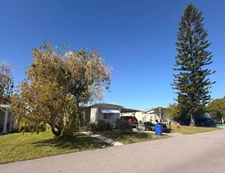 71 New York Dr, New Smyrna Beach, FL 32168