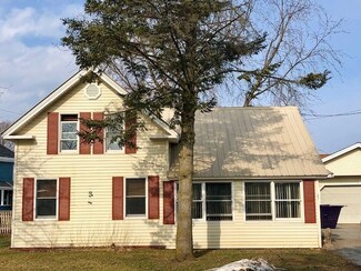 27 Platt St, Swanton, VT 05488