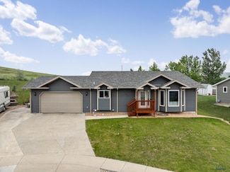 127 Lambeau Ct, Rapid City, SD 57701