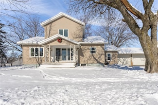 406 E Maple St, Abbotsford, WI 54405